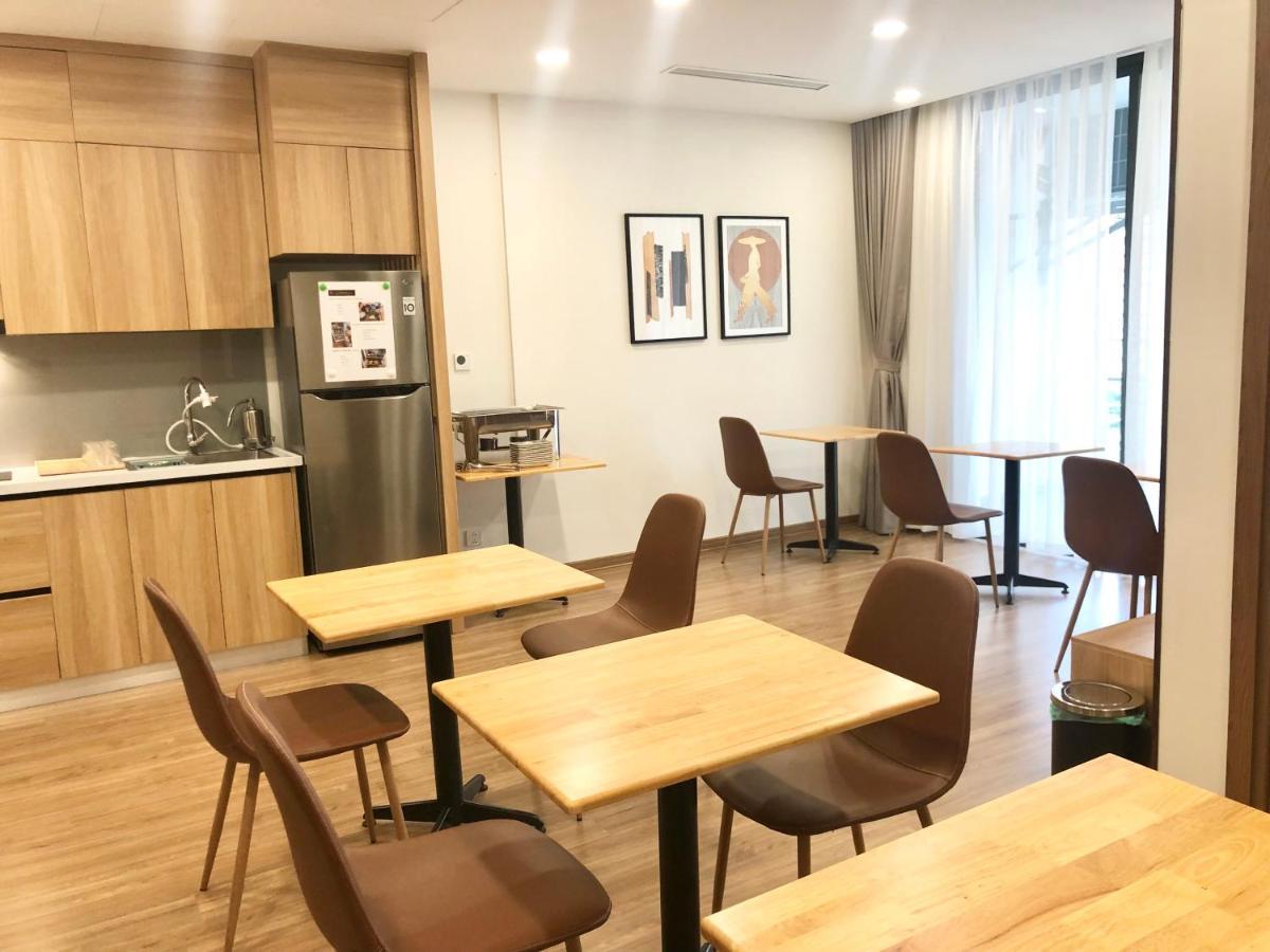 Five Star Westlake 1St-4Th Floors Hotel & Serviced Apartment Hanói Exterior foto The kitchen and dining area of a typical apartment