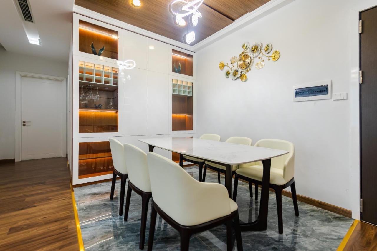 Five Star Westlake 1St-4Th Floors Hotel & Serviced Apartment Hanói Exterior foto A dining room in a modern apartment